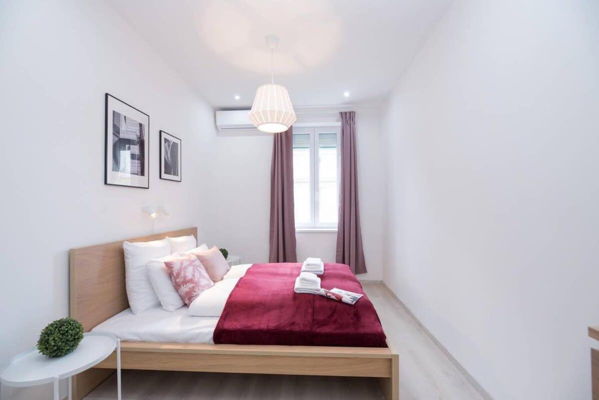 Trendy Central Apartment At Castle Budapest Exterior photo